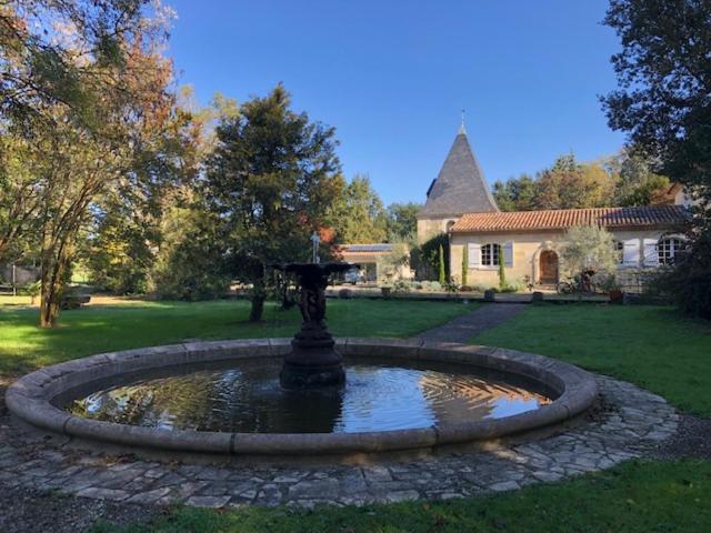 Gite Du Moulin De La Virvee Saint-André-de-Cubzac Buitenkant foto